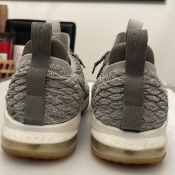 NIKE LEBRON 15 LOW LIGHT BONE RUNNING SNEAKERS MEN SIZE 13 - Picture 3 of 16